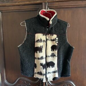 K. D. Spring Bear Print Faux Sherpa Zip Up Vest size Large